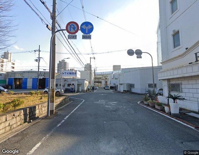 ラドールの街に 東大阪店 右側からの外観