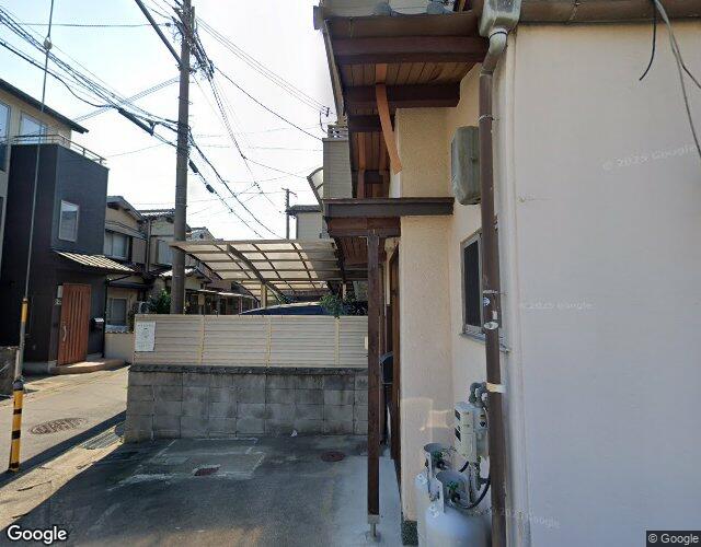 ホテル ラパジュリア　東インター店 左側からの外観