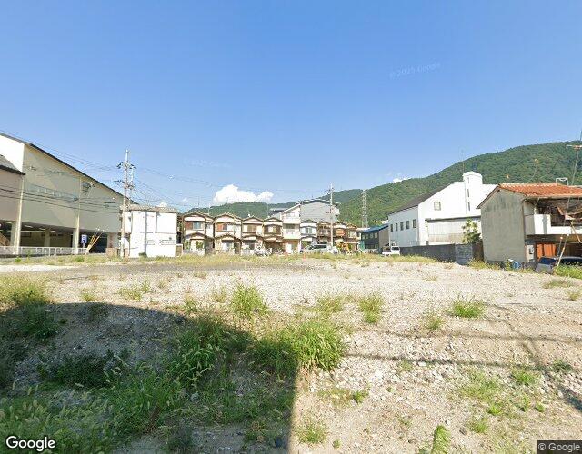 ホテル ラパジュリア　東インター店 右側からの外観