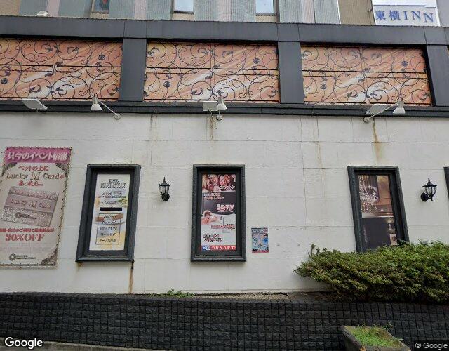 HOTEL MANHATTAN十三店の外観