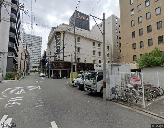 HOTEL MANHATTAN十三店 左側からの外観