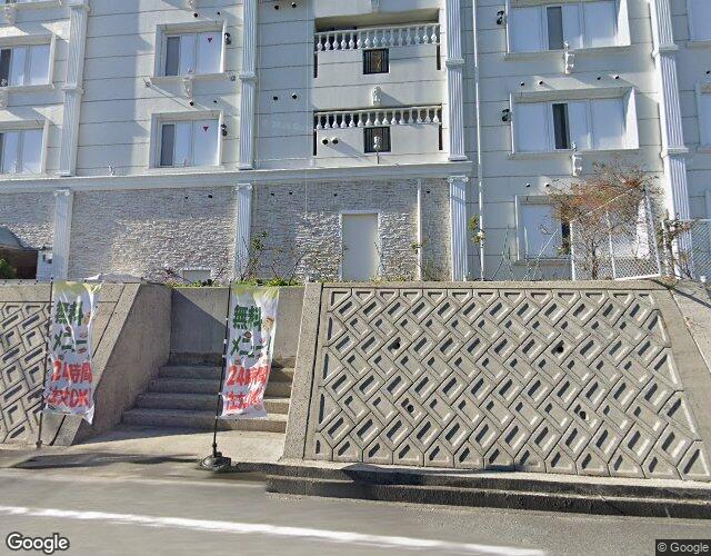 レアティアレ 左側からの外観