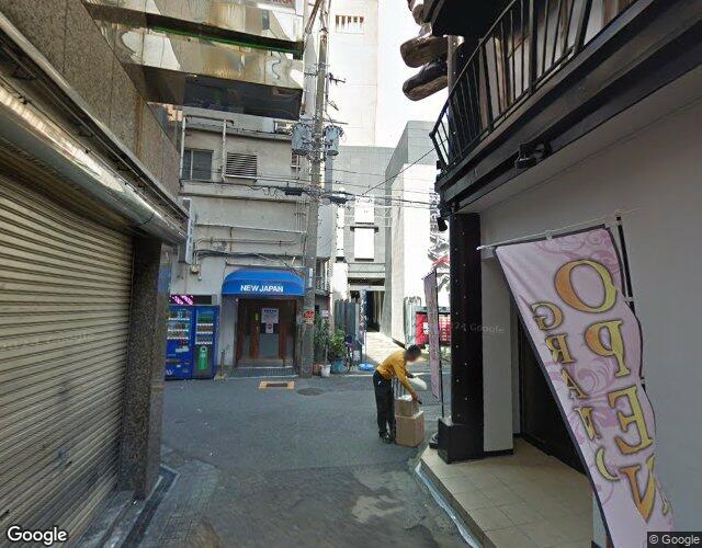 ホテル リトルチャペルクリスマス 梅田 左側からの外観