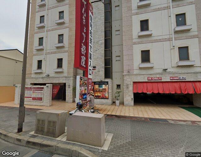 ホテル べんきょう部屋 尼崎 裏側からの外観
