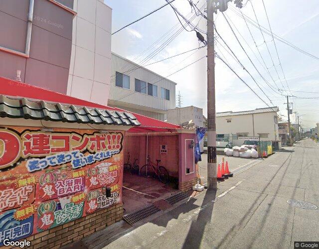 ホテル しゃあないやん 右側からの外観