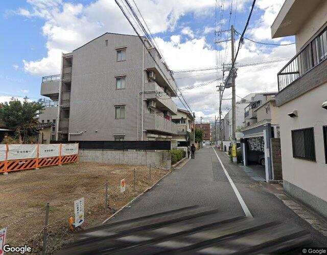 カランコロン 右側からの外観