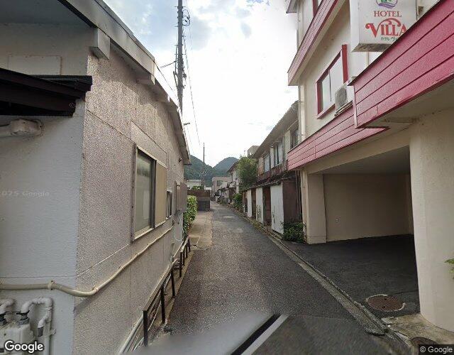 ホテル ヴィラ 右側からの外観