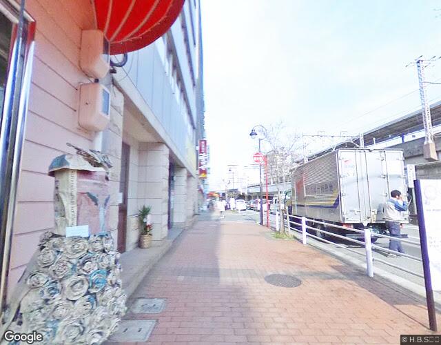 イルデパン 左側からの外観