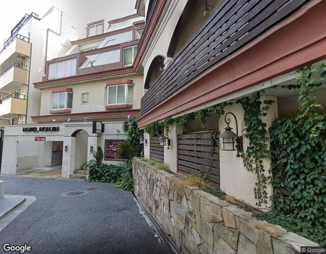 Hotel Times 8B 三宮 裏側からの外観