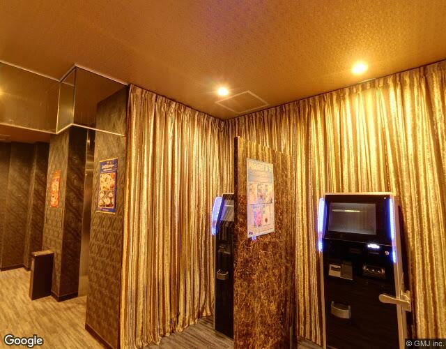 ジャガーホテル伊川谷 右側からの外観