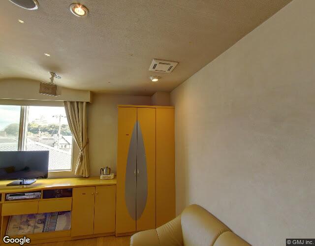 月のあかり 裏側からの外観
