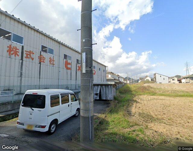 ピラミッド 左側からの外観