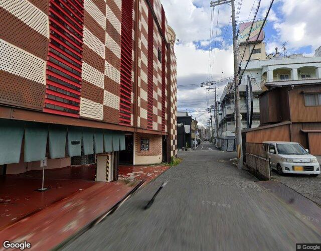 HOTEL CREST 右側からの外観