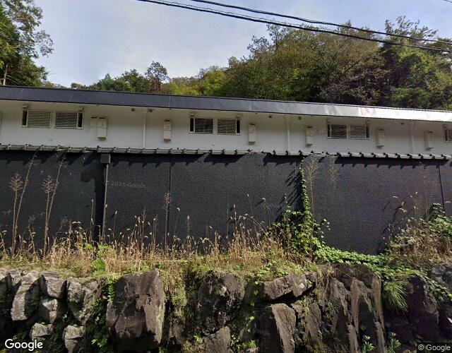 ラビーン 右側からの外観