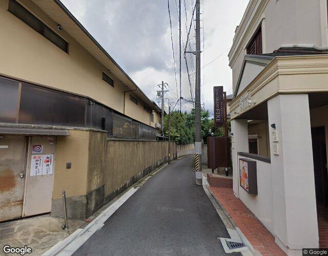 グランドファイン京都岡崎 左側からの外観