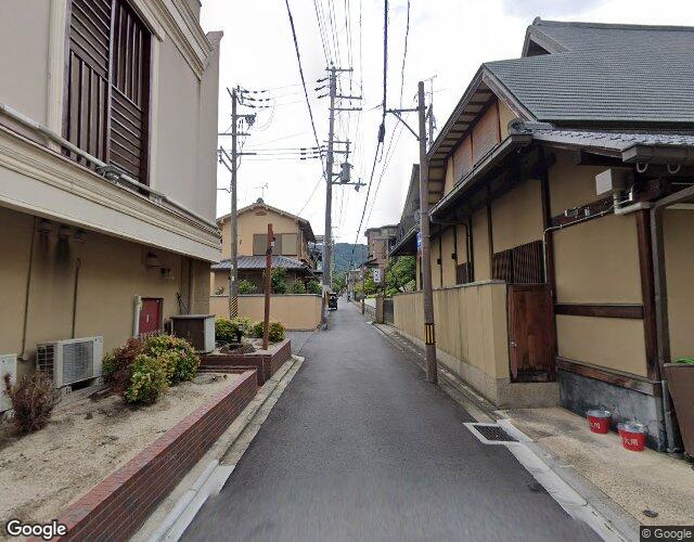 グランドファイン京都岡崎 右側からの外観