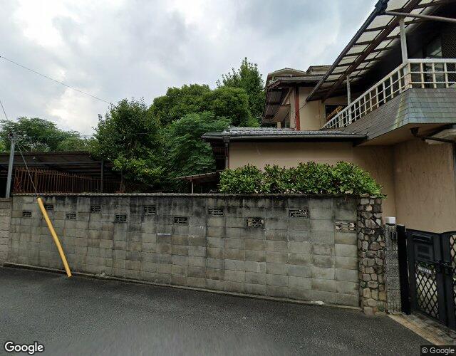 ジャルダン・フルール 左側からの外観