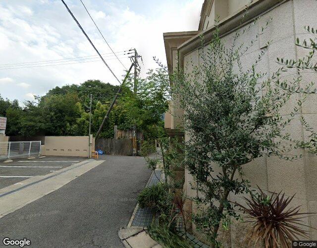ジャルダン・フルール 右側からの外観