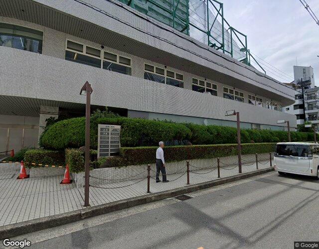 ホテル ジェムジェム 十三 左側からの外観