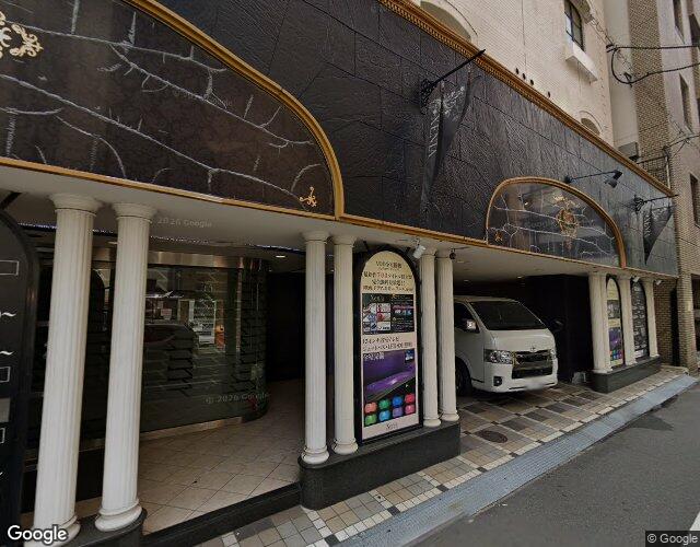 Xenia十三店 左側からの外観
