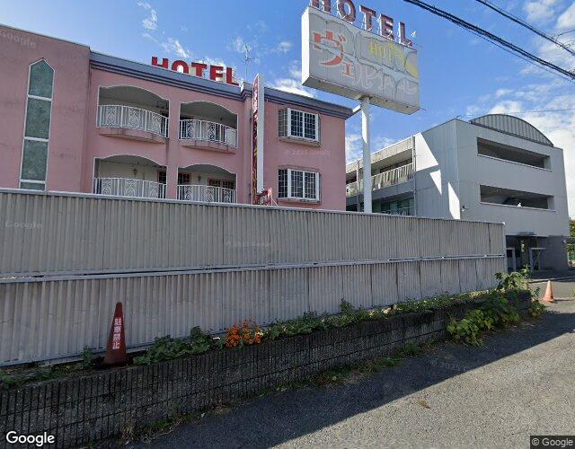 スタイリッシュ羽曳野（旧ヴェルファーレ）【スタイリッシュグループ(おとぼけビーバー)】 左側からの外観