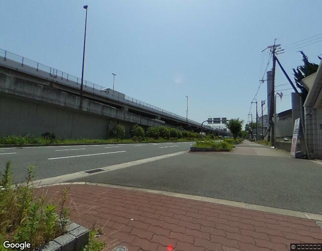 キャットハウス 右側からの外観