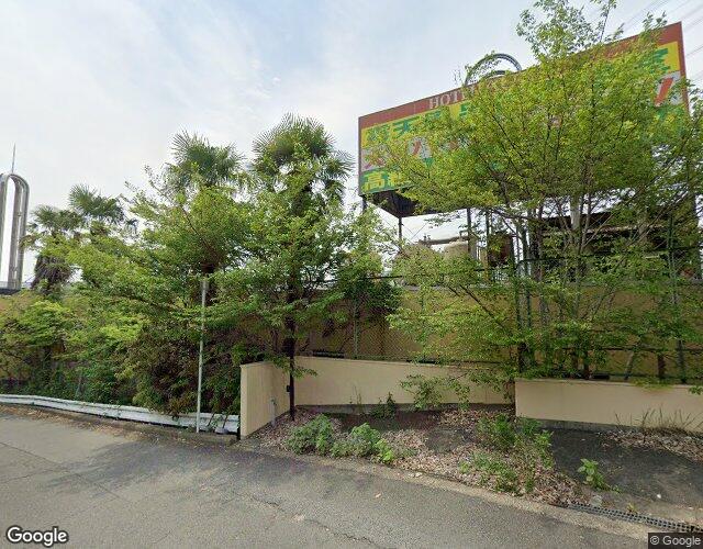 AURA大東店 左側からの外観