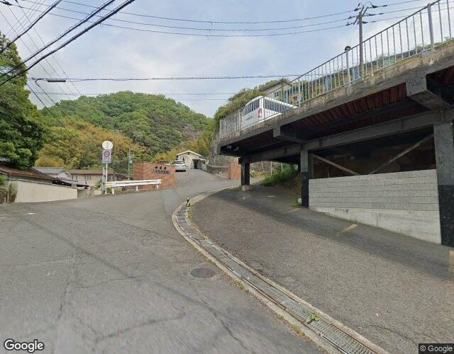 AURA大東店 右側からの外観