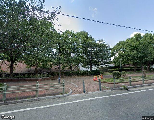 キングダム 左側からの外観