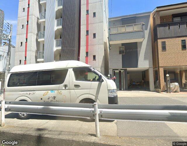 アイアンプレミアム阿波座 右側からの外観