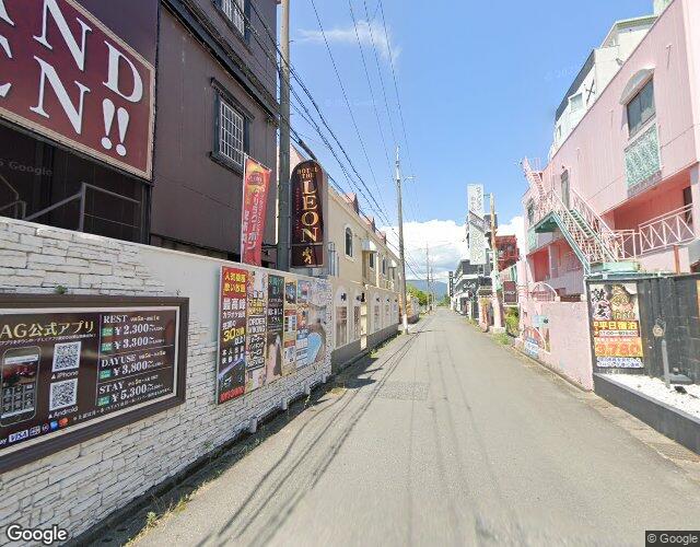 ホテル LEON 左側からの外観