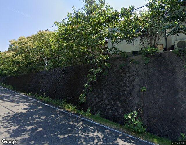 南の楽園 右側からの外観