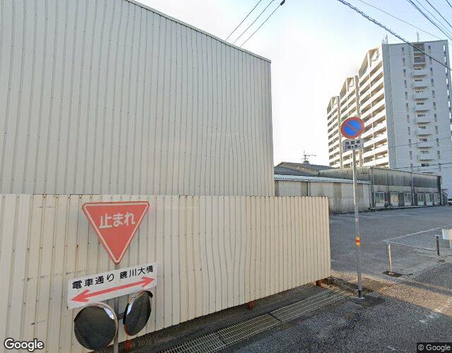 ホテル 港 左側からの外観