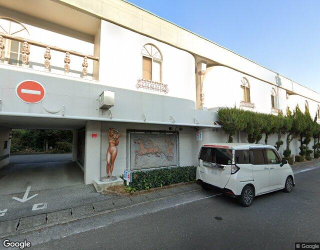 ホテル 港 右側からの外観