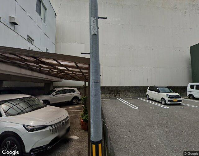 ストーリー 左側からの外観