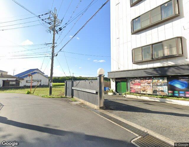 Xenia滝野社店 裏側からの外観