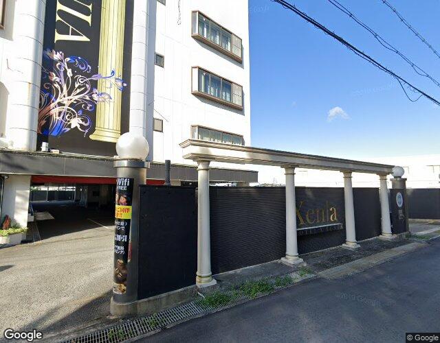 Xenia滝野社店 左側からの外観