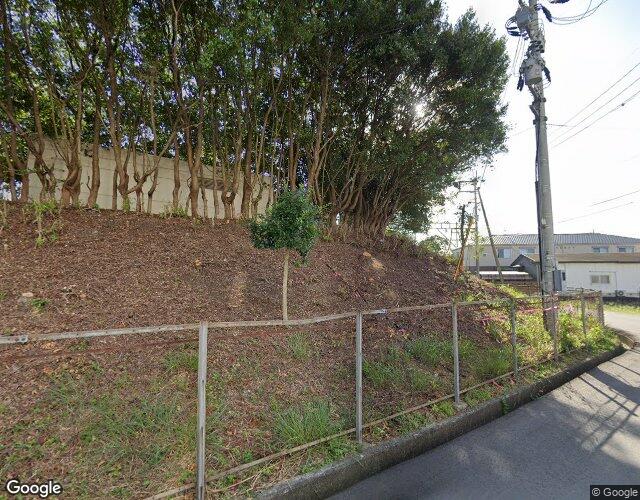Xenia滝野社店 右側からの外観