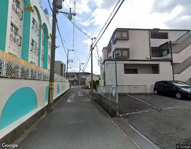 白の宮殿 裏側からの外観