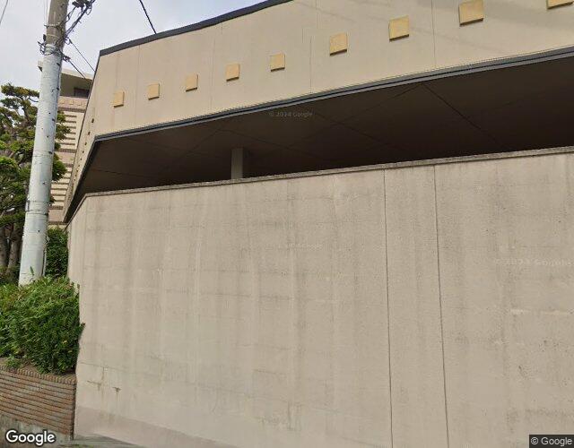 周游舘 左側からの外観