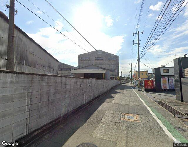 ザ・レオン貝塚 右側からの外観