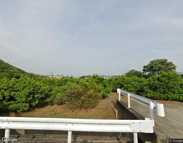 隠宿 凛(元AUBE) 左側からの外観