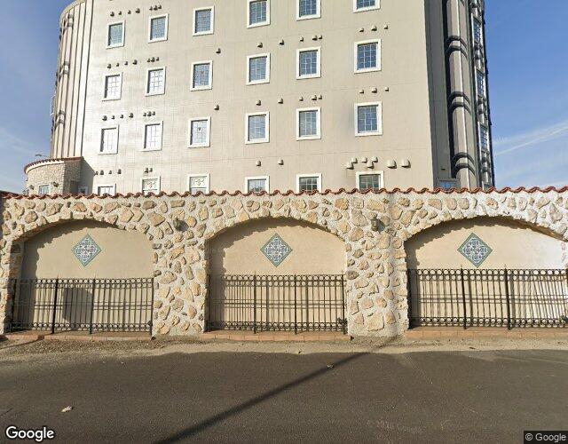 HOTEL VOGUE 桑名長島の湯 左側からの外観