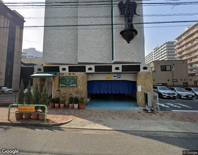 エンペラー金山 左側からの外観