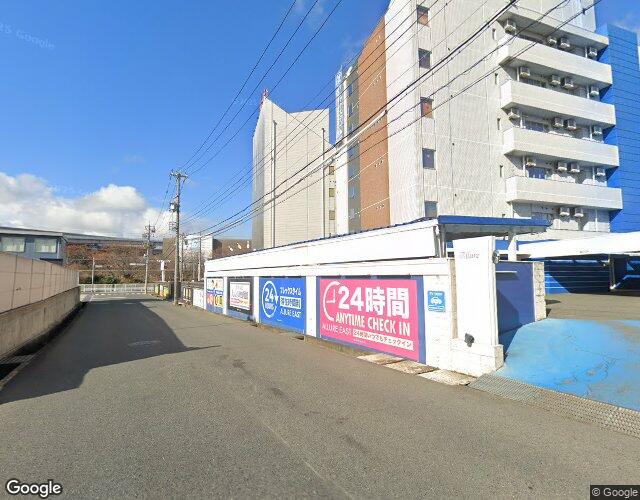 アリュールウエスト 左側からの外観