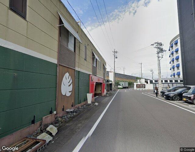 MiNT(旧アウラスイート) 左側からの外観