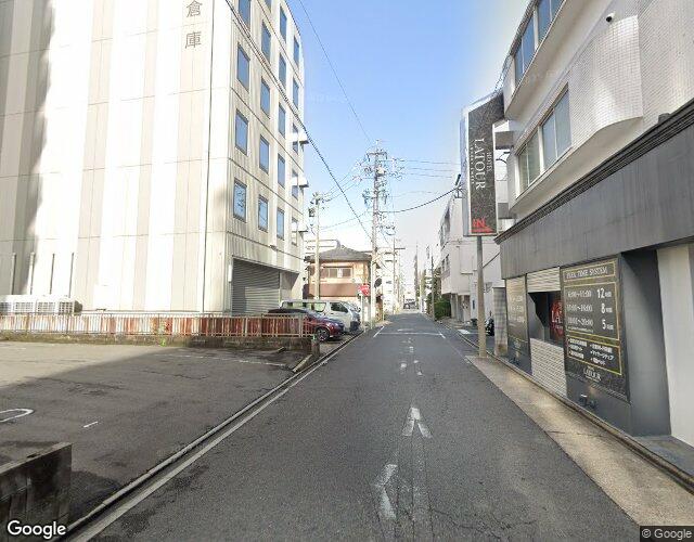 ラトゥール名古屋 左側からの外観