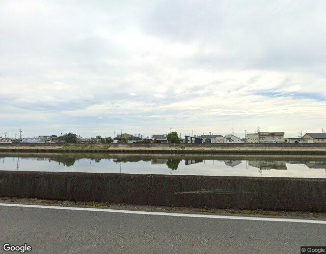 ホテル リバーサイド 右側からの外観