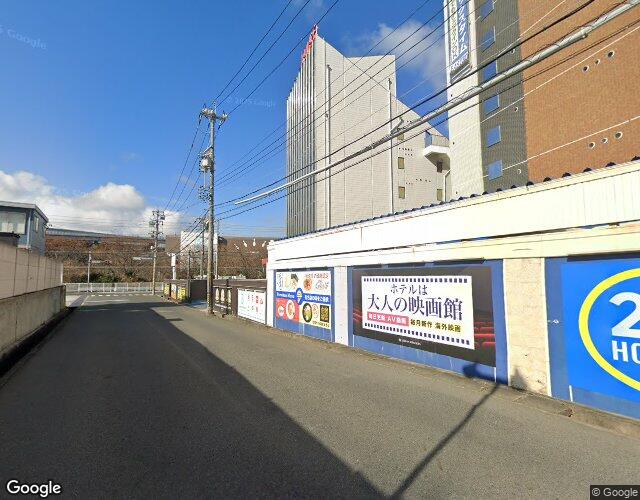 アリュールイースト 左側からの外観