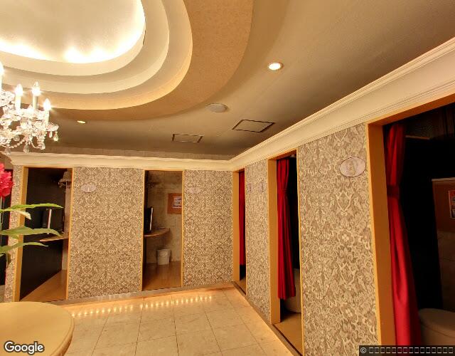 HOTEL Antoinette -SPA RESORT- 左側からの外観
